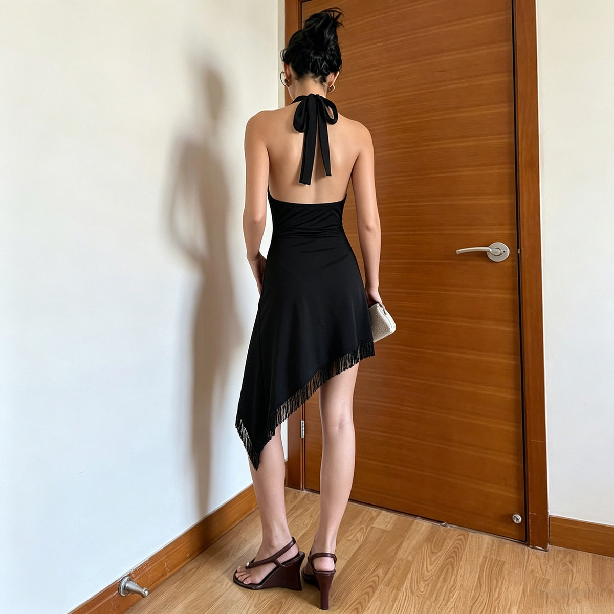 Vestido negro mujer escote en V